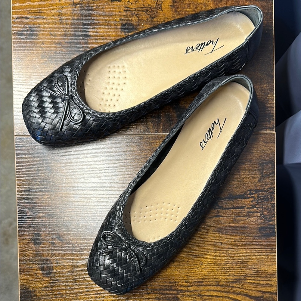 Trotters Black Woven Flats